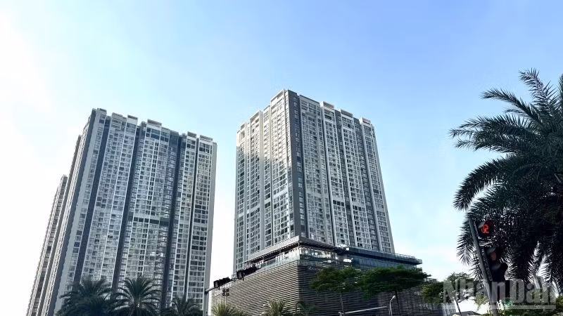 Giá nhà gia tăng khiến người trẻ khó khăn trong tiếp cận mua nhà. (Ảnh: HNV)