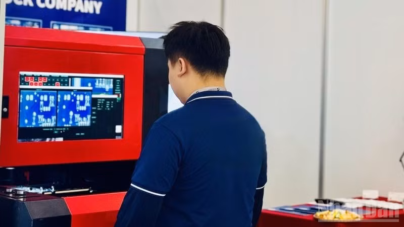 AI giúp kết nối mạng lưới thông minh, nơi dữ liệu, quy trình và con người vận hành thống nhất. (Ảnh: HNV)