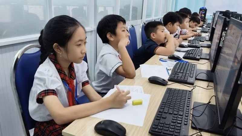 Thí sinh tham gia vòng chung kết Hội thi Tin học trẻ Thành phố Hồ Chí Minh lần thứ 35.