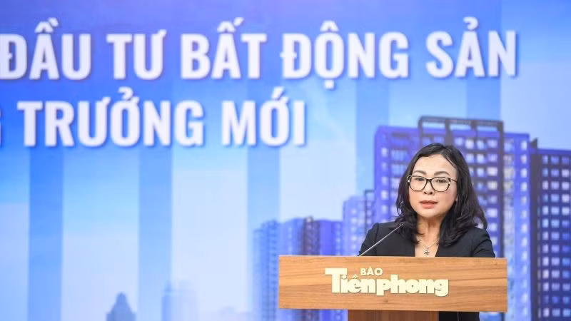 Bà Tống Thị Hạnh, Cục Trưởng Cục Quản lý nhà và Thị trường bất động sản. (Ảnh: DƯƠNG TRIỀU)