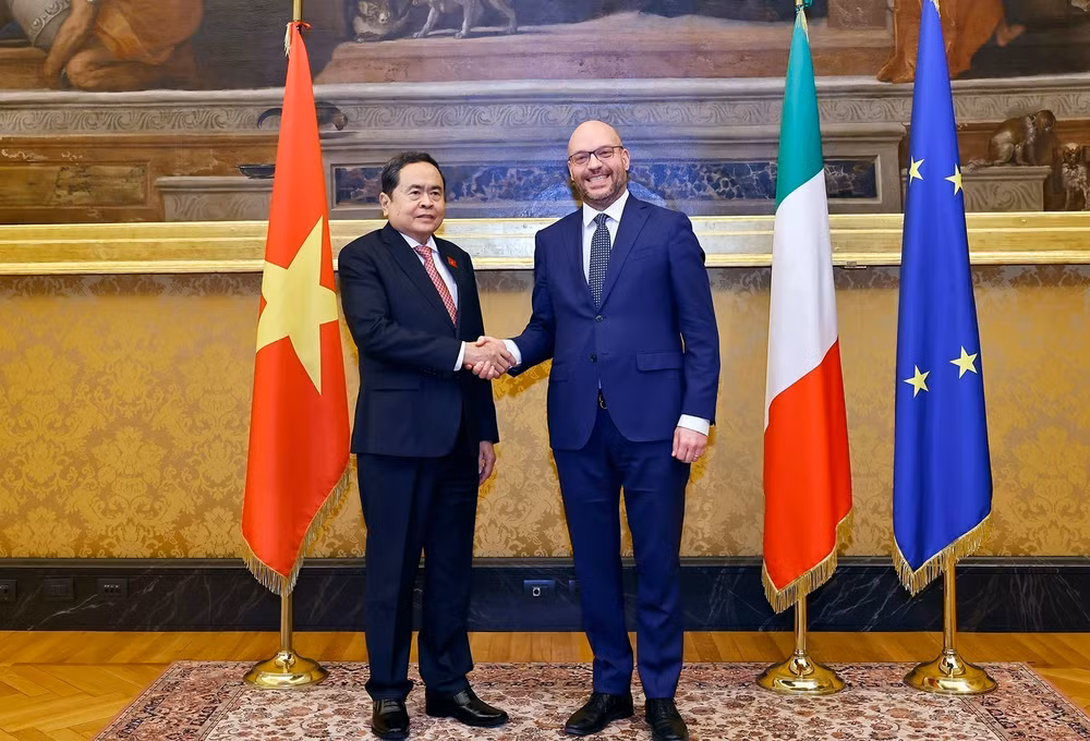 vna-potal-chu-tich-quoc-hoi-tran-thanh-man-hoi-dam-voi-chu-tich-ha-vien-italy-8701609.jpg