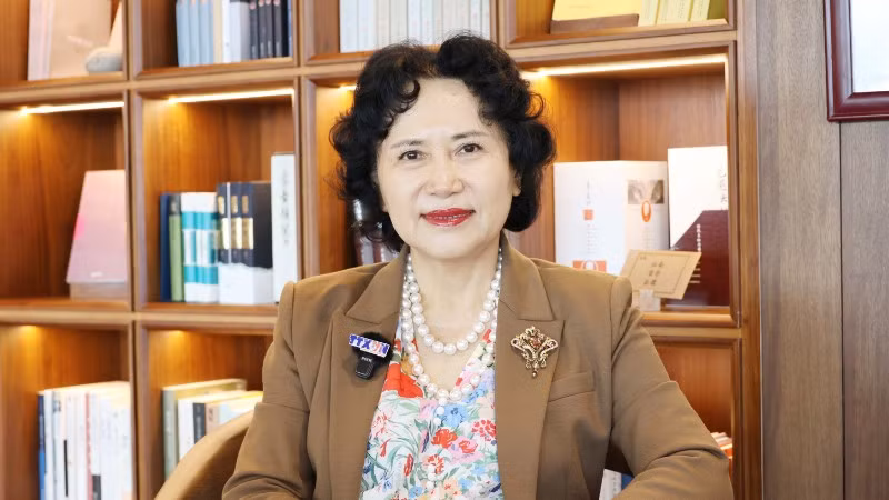Giáo sư cao cấp Đào Nhất Đào, nguyên Phó Bí thư Đảng ủy Đại học Thâm Quyến, Giám đốc Trung tâm Nghiên cứu Đặc khu Kinh tế Trung Quốc trả lời phỏng vấn phóng viên TTXVN tại Trung Quốc. Ảnh: TTXVN 