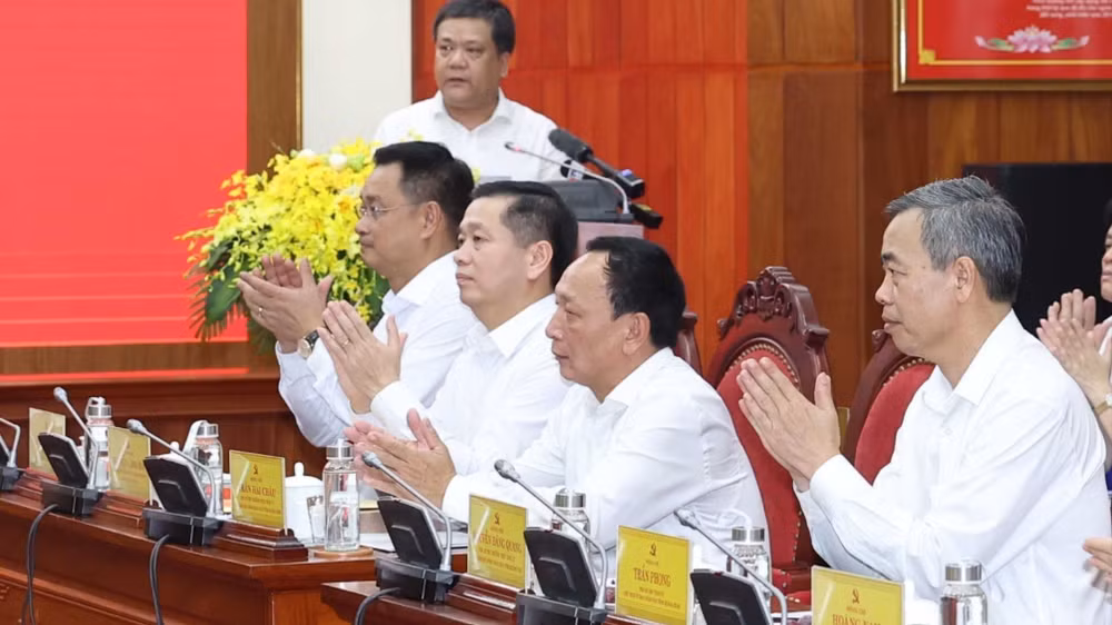 vna-potal-tong-bi-thu-to-lam-lam-viec-voi-ban-thuong-vu-tinh-uy-quang-binh-va-ban-thuong-vu-tinh-uy-quang-tri-8112027-2452.jpg