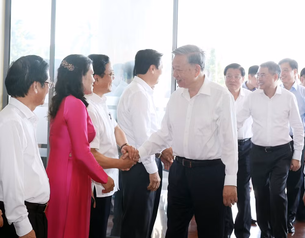 vna-potal-tong-bi-thu-to-lam-lam-viec-voi-ban-thuong-vu-tinh-uy-quang-binh-va-ban-thuong-vu-tinh-uy-quang-tri-8112032.jpg