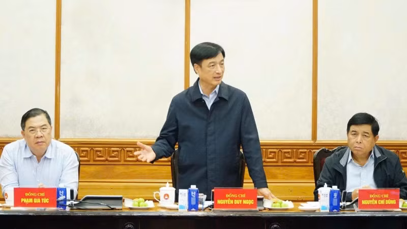Đồng chí Nguyễn Duy Ngọc, Ủy viên Bộ Chính trị, Bí thư Thành ủy Hà Nội, Phó Trưởng ban chỉ đạo phát biểu tại cuộc họp. 