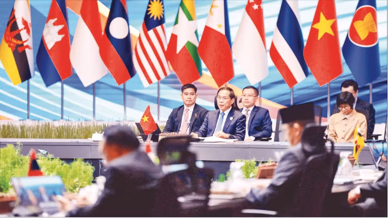 Đoàn Việt Nam dự Hội nghị ASEAN-Anh diễn ra tháng 7/2025 ở Malaysia. (Ảnh BỘ NGOẠI GIAO )