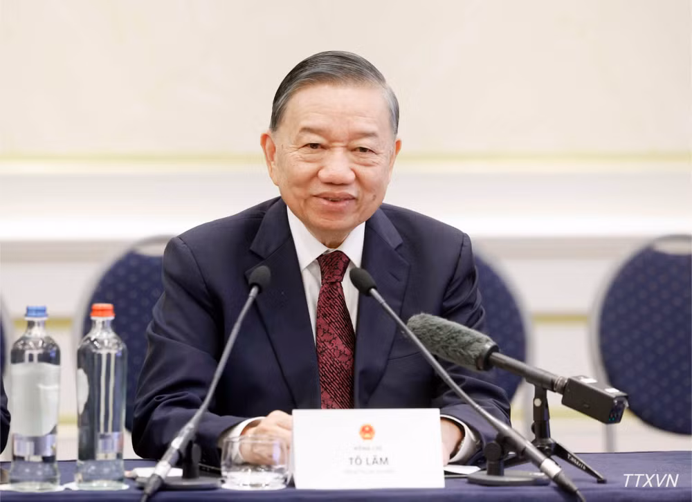 Tổng Bí thư, Chủ tịch nước Tô Lâm phát biểu tại buổi gặp gỡ chuyên gia, trí thức người Việt Nam tại Bỉ và Luxembourg. Ảnh: Thống Nhất/TTXVN