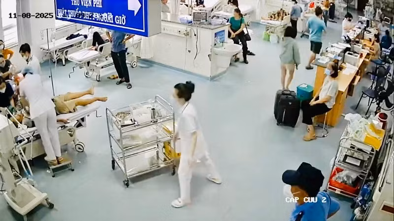 Khẩn trương cấp cứu bệnh nhân ngay khi tiếp nhận.