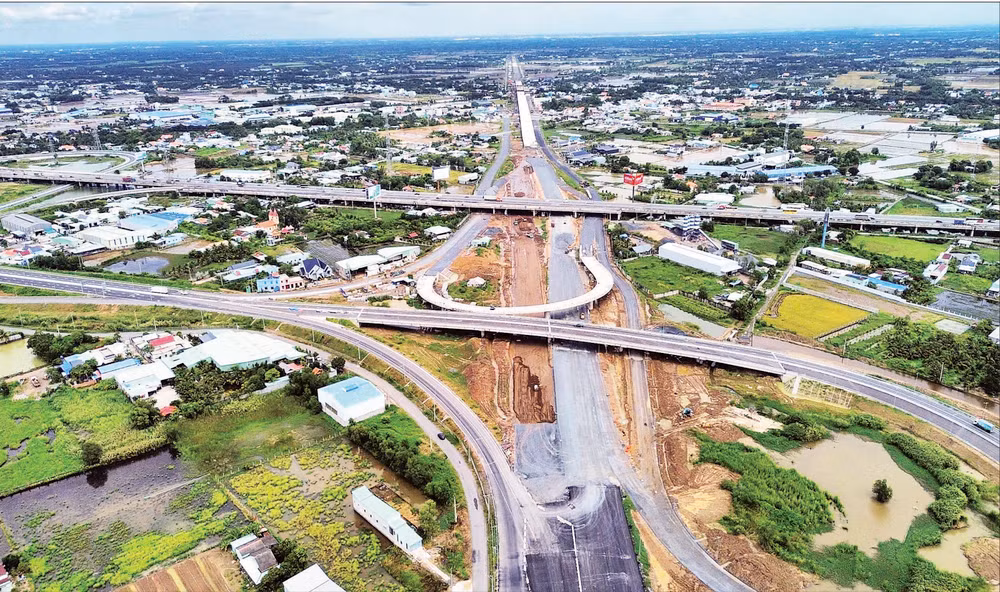 Nút giao kết nối Vành đai 3 - đường cao tốc Bến Lức-Long Thành và Thành phố Hồ Chí Minh-Trung Lương.