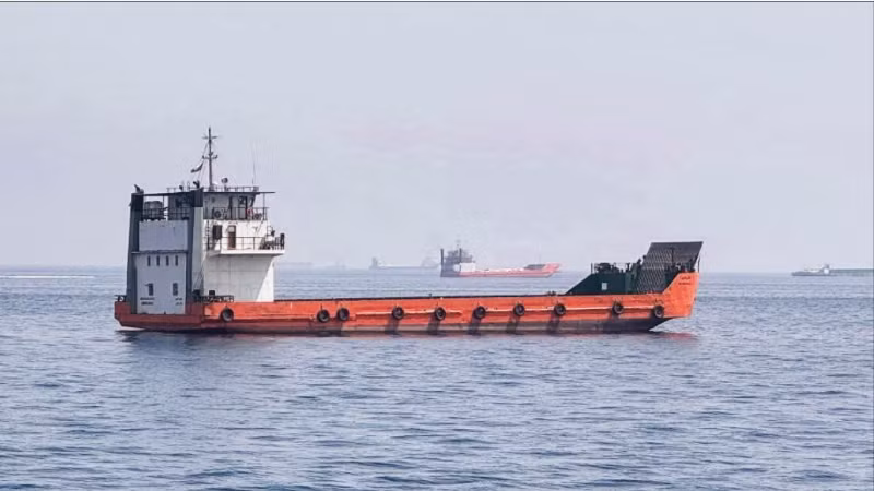 Hoạt động tại Eo biển Hormuz đang bị gián đoạn (Ảnh TÂN HOA XÃ)