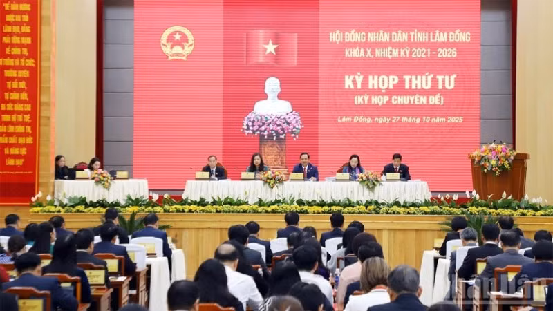 Quang cảnh kỳ họp.
