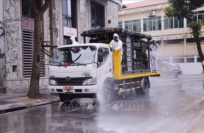 Lực lượng bộ đội hoá học đóng góp tích cực trên mặt trận phòng chống dịch Covid-19.