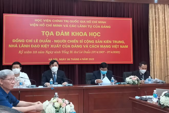 Quang cảnh tọa đàm.