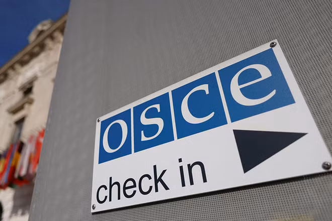 Biển chỉ dẫn lối vào trụ sở OSCE tại Vienna, Áo. (Ảnh: Reuters)
