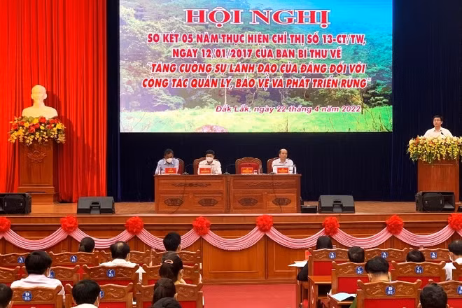 Bí thư Tỉnh ủy Đắk Lắk Nguyễn Đình Trung phát biểu chỉ đạo tại Hội nghị.