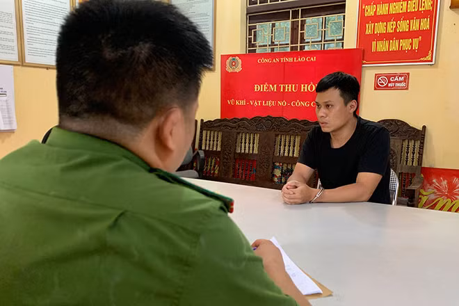Đối tượng Nguyễn Minh Tuân tại cơ quan công an.