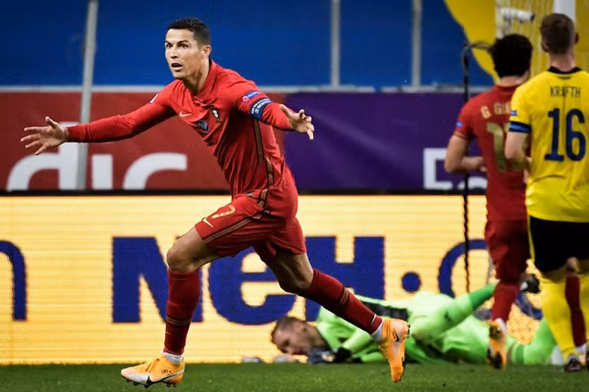 CR7 đang vô cùng sung mãn ở tuổi 35. (Ảnh: UEFA)