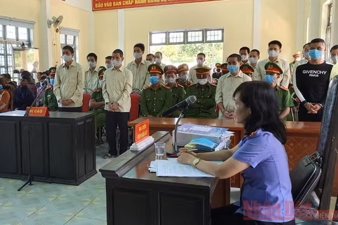 Toàn cảnh phiên tòa