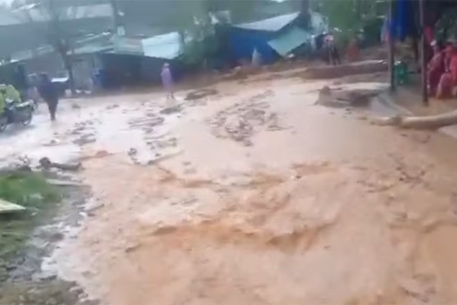 [Video] Một số hình ảnh về sạt lở đất tại huyện Nam Trà My