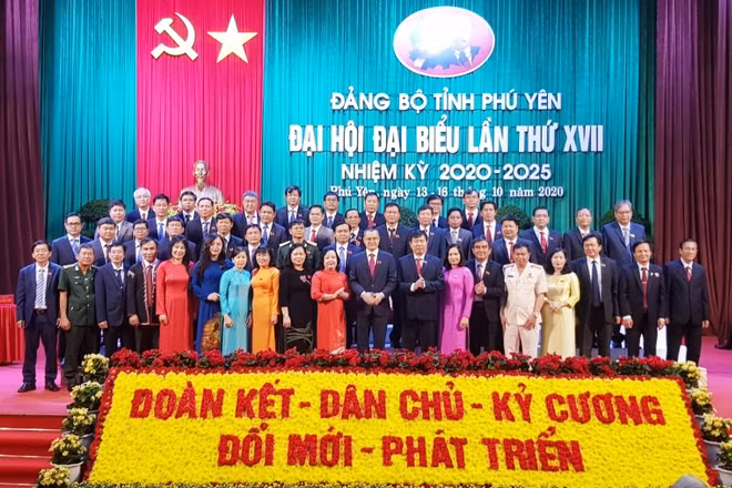 Ban Chấp hành Đảng bộ tỉnh Phú Yên, nhiệm kỳ 2020 - 2025. 