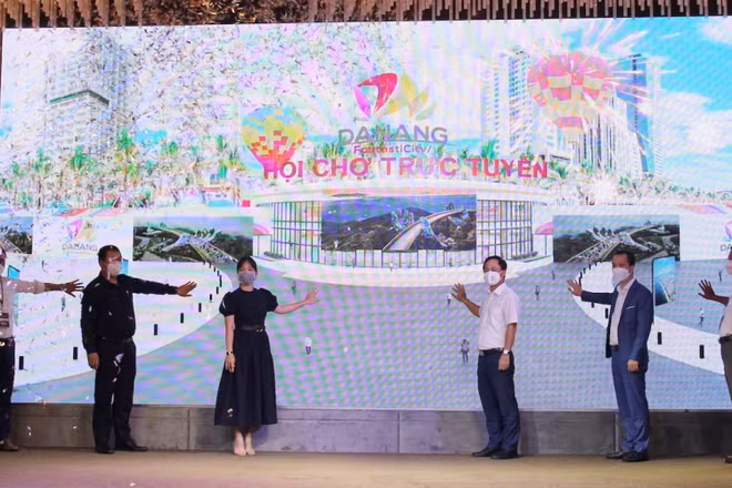 Đà Nẵng khai mạc Hội chợ Du lịch trực tuyến Danang FantastiCity 2022, chiều 17/3.