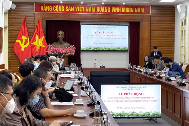 Quang cảnh lễ phát động.