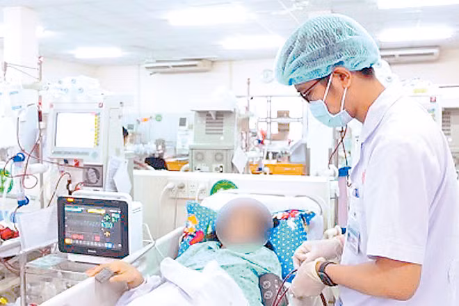 Sau khi dùng viên giảm cân không rõ nguồn gốc, một phụ nữ bị suy thận, phải lọc máu định kỳ tại Bệnh viện Bình Dân (thành phố Hồ Chí Minh).