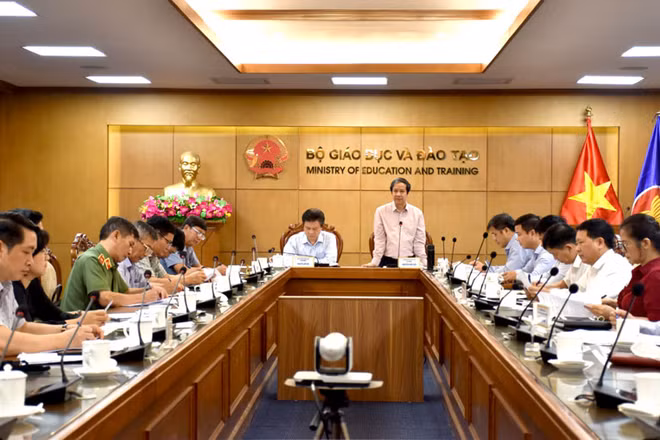 Cuộc họp lần thứ nhất, Ban chỉ đạo cấp quốc gia kỳ thi tốt nghiệp trung học phổ thông năm 2022. 