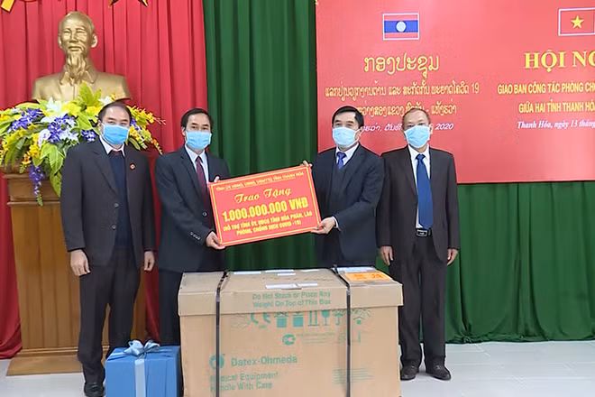 Tỉnh Thanh Hóa tặng bạn vật tư phòng, chống dịch Covid-19.