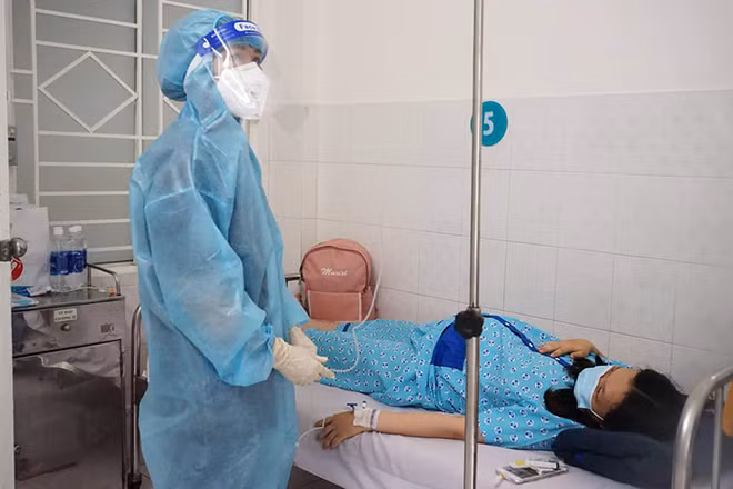Các sản phụ được theo dõi đặc biệt để bảo đảm an toàn cho cả mẹ và thai nhi.