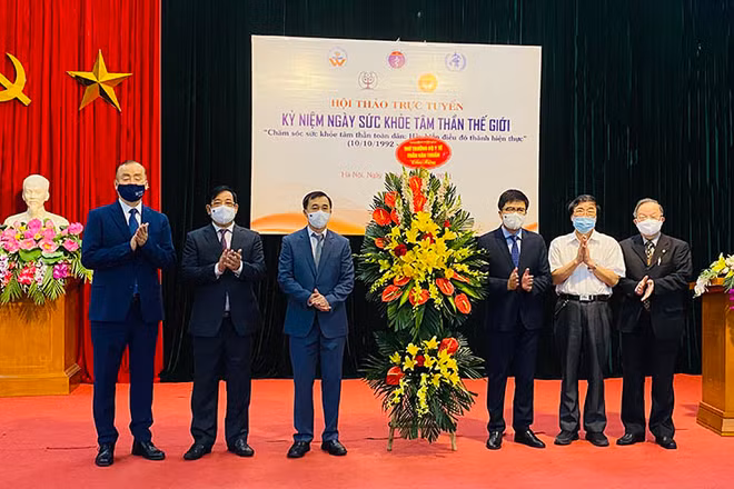 Các đại biểu tại hội thảo.