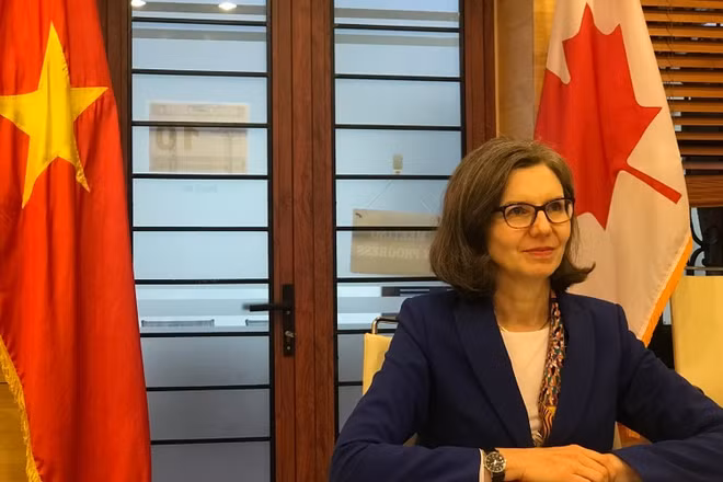 Bà Deborah Paul, Đại sứ Canada tại Việt Nam.