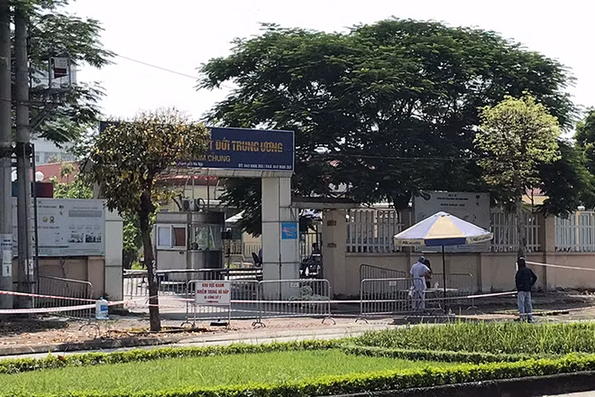 Bệnh viện Bệnh Nhiệt đới Trung ương tiếp tục cách ly y tế điều trị bệnh nhân Covid-19