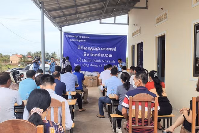 Khánh thành Nhà sinh hoạt cộng đồng, sáng 26-5.