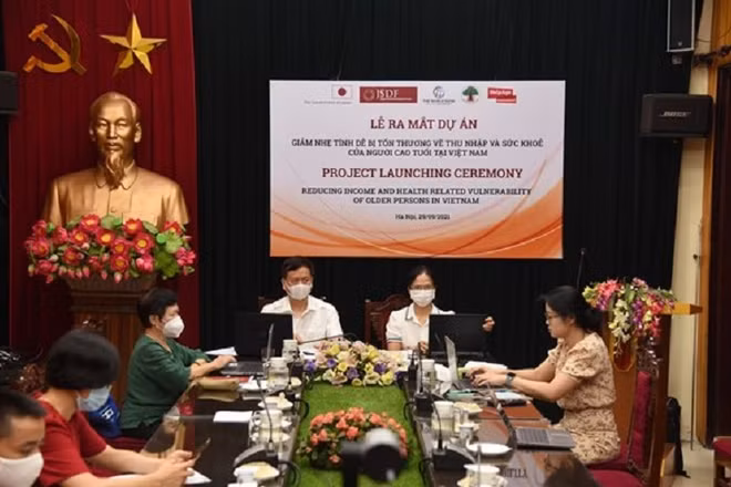Ngân hàng Thế giới và các đối tác tổ chức lễ khởi động dự án mô hình chăm sóc người cao tuổi. (Ảnh: TTXVN)
