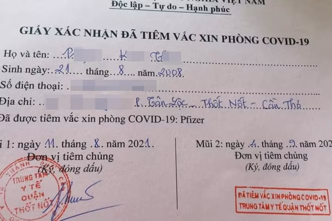 Giấy xác nhận tiêm chủng 2 mũi của bé P.K.T, 13 tuổi.