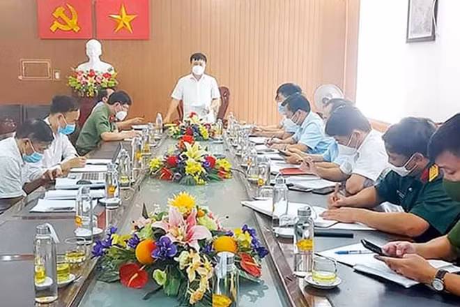 Phó Chủ tịch UBND tỉnh Bùi Đình Long đề nghị Công an huyện Diễn Châu củng cố hồ sơ, tiến hành điều tra và khởi tố vụ án, khởi tố bị can.