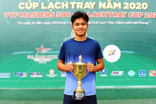 Trịnh Linh Giang lên ngôi vô địch xứng đáng sau màn trình diễn xuất sắc trước tay vợt số 1 Việt Nam Lý Hoàng Nam.
