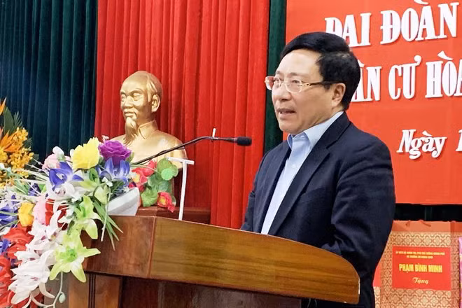 Đồng chí Phạm Bình Minh phát biểu tại Ngày hội Đại đoàn kết toàn dân tộc ở Nam Định.