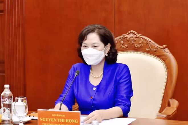 Thống đốc Ngân hàng Nhà nước Nguyễn Thị Hồng tại buổi làm việc.