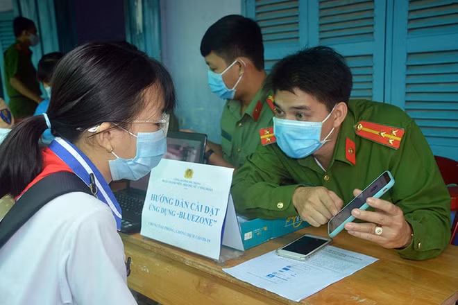 Hướng dẫn người dân cài đặt Bluezone.