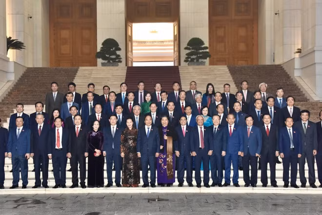 Thủ tướng Nguyễn Xuân Phúc chủ trì chương trình gặp mặt Chính phủ nhiệm kỳ 2016-2021.