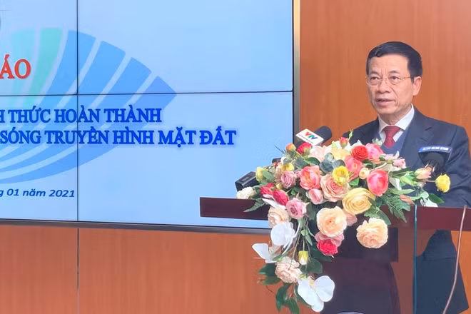 Bộ trưởng Thông tin và Truyền thông Nguyễn Mạnh Hùng công bố việc Việt Nam đã hoàn thành việc tắt sóng truyền hình tương tự mặt đất. 