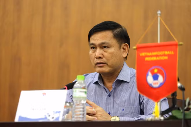 Ủy viên thường trực Ban Chấp hành VFF, ông Trần Anh Tú khẳng định V-League sẽ không kết thúc sớm. (Ảnh: HẢI ĐĂNG)