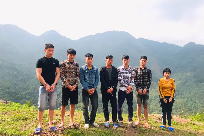 Nhóm đối tượng tổ chức đưa người xuất cảnh trái phép sang Trung Quốc bị Công an huyện Bình Liêu bắt giữ, khởi tố.