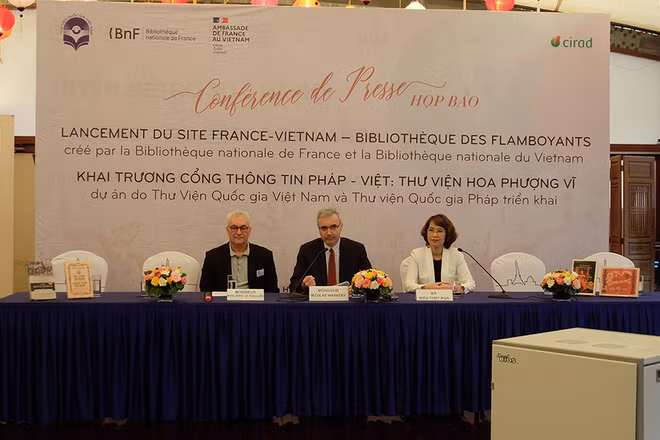Lễ khai trương thư viện Hoa phượng vĩ.
