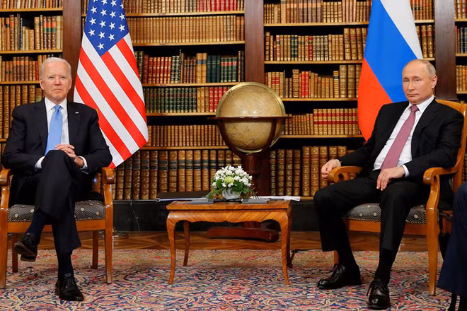 Tổng thống Mỹ Joe Biden gặp người đồng cấp Nga Vladimir Putin tại Geneva, Thụy Sĩ, tháng 6 vừa qua. (Ảnh Reuters)