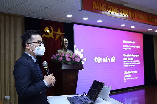 PGS.TS Trần Xuân Bách trình bày các số liệu nghiên cứu tại hội thảo.