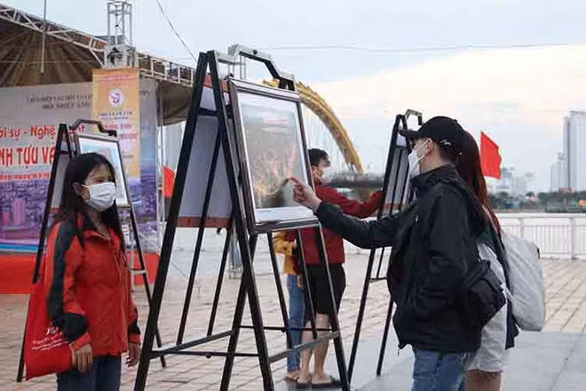 Tìm hiểu Đà Nẵng qua triển lãm ảnh.