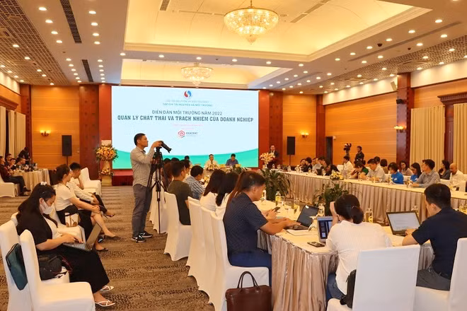 Quang cảnh diễn đàn.